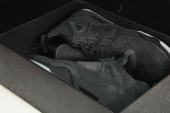 nike air jordan 4 retro kaws black 930155 001