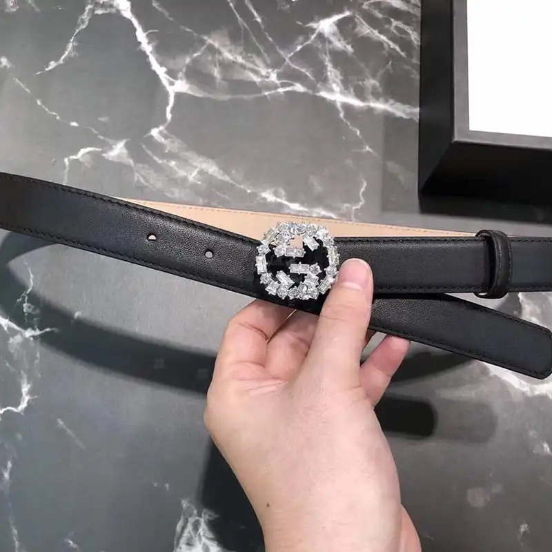 G*u*i s belte 1905bl0154