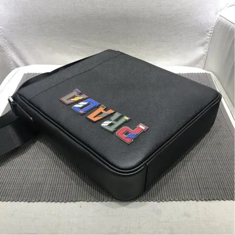 Pra*a bags 1917m0097