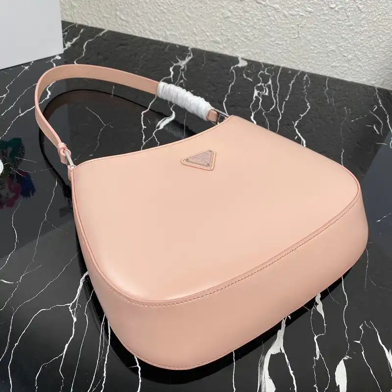 Pra*a bags 2010b570004