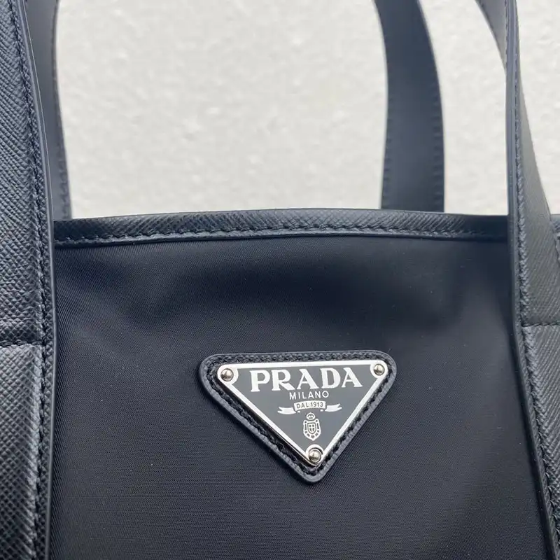 Pra*a bags 208b570114