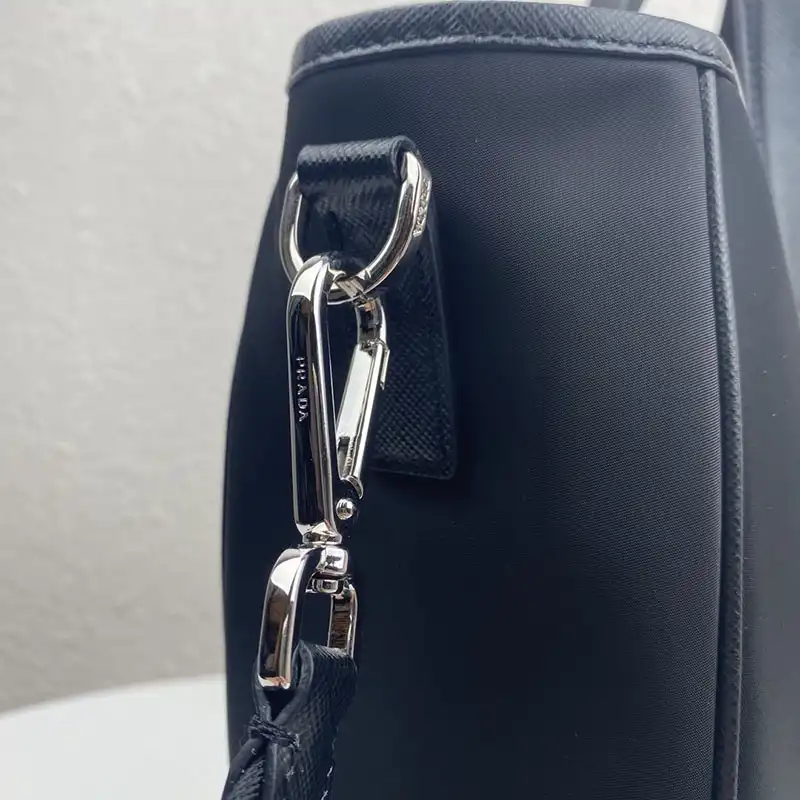 Pra*a bags 208b570114