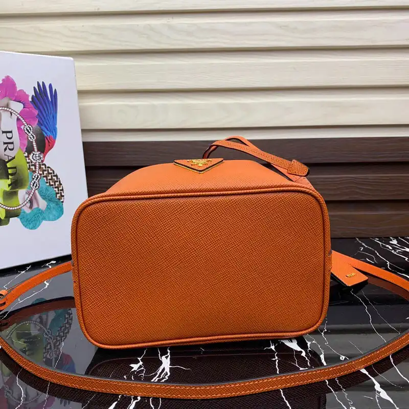 Pra*a bags 20b570130