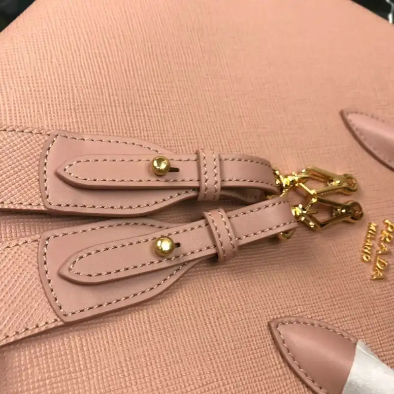 Pra*a bags 20b570198