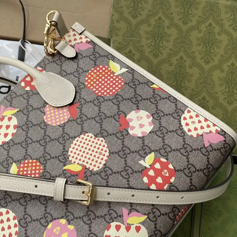 G*u*i s bags 2108ya0076