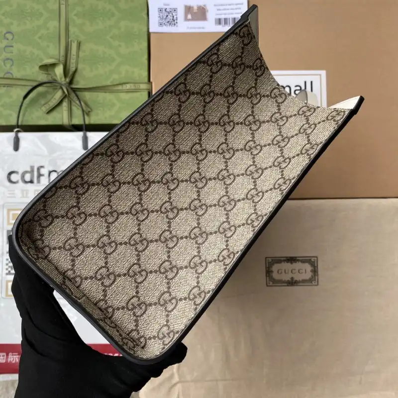 G*u*i s bags 2108ya0082