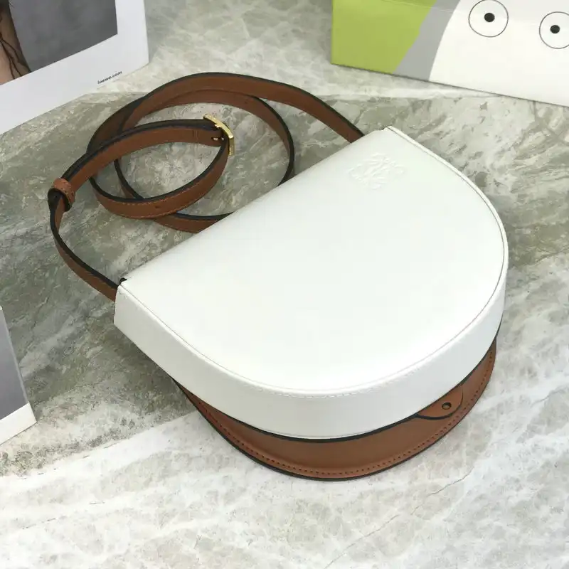 L0ew* bags 2111fy0048