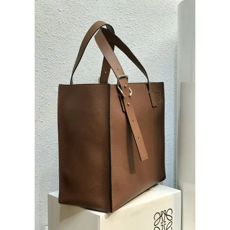 L0ew* bags 2111ya0010