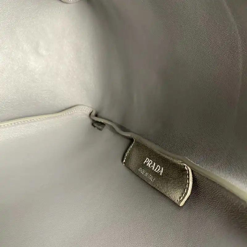 Pra*a bag 2204ya0054