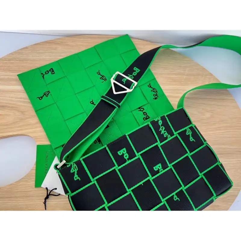 b0tt*ga Ven*ta bag 2211sf0108