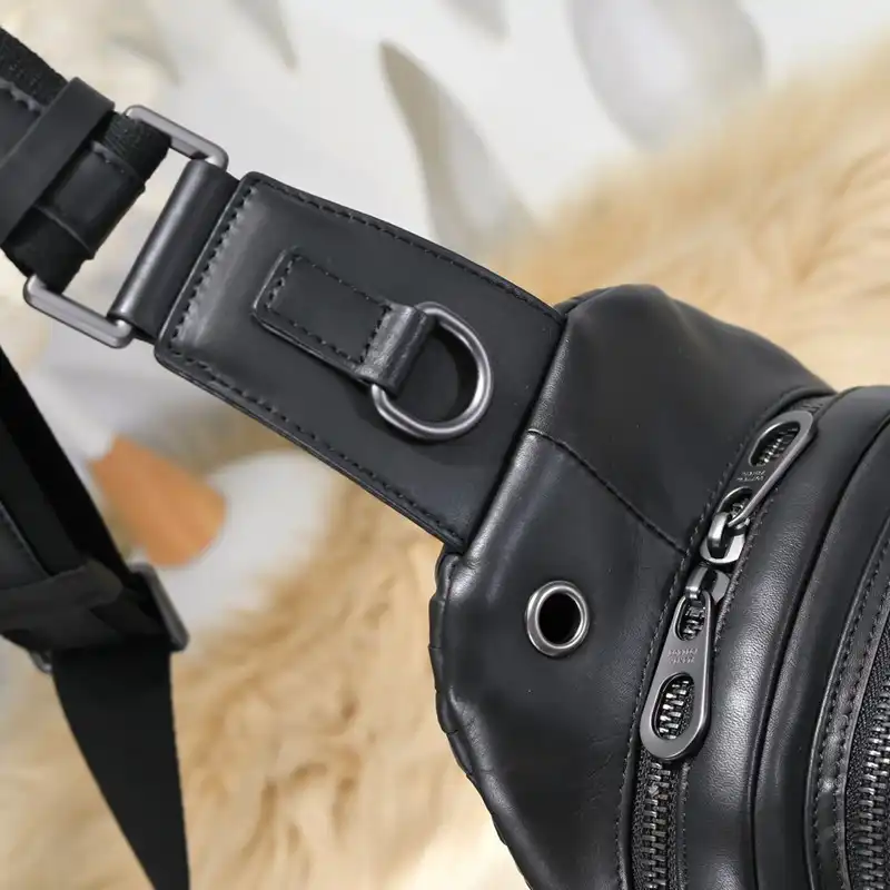 b0tt*ga Ven*ta bag 2212yz0054