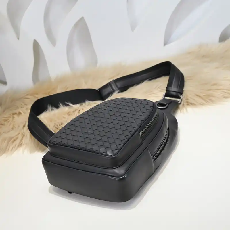 b0tt*ga Ven*ta bag 2212yz0054