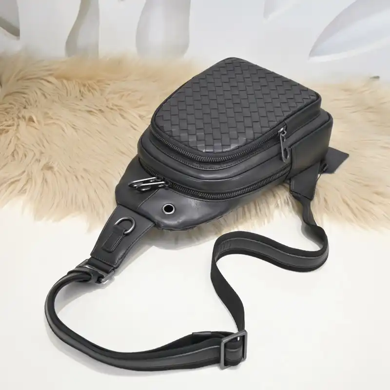 b0tt*ga Ven*ta bag 2212yz0054