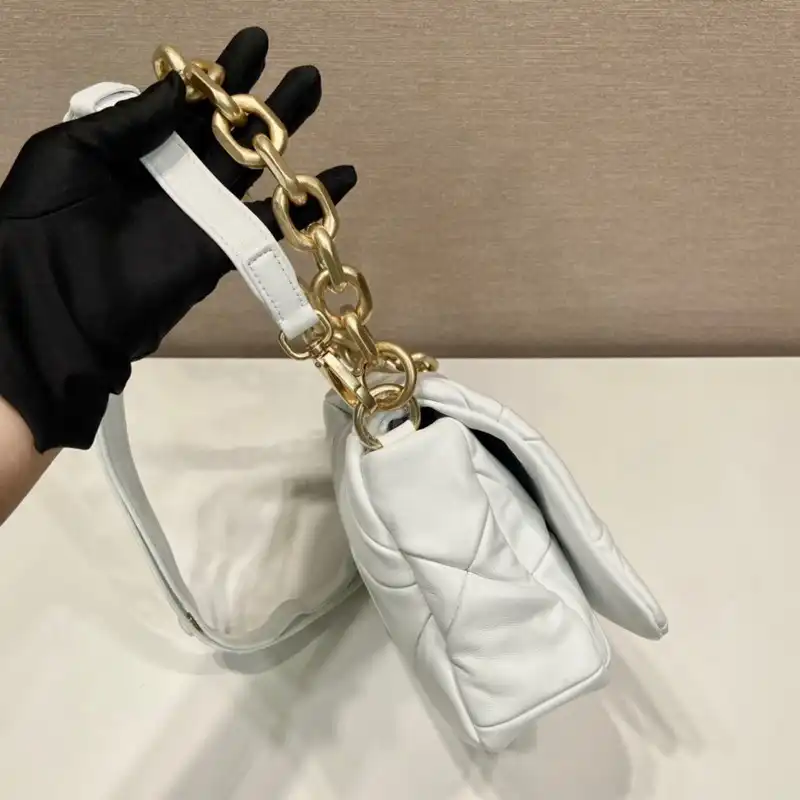 Pra*a bag 2301yz0002