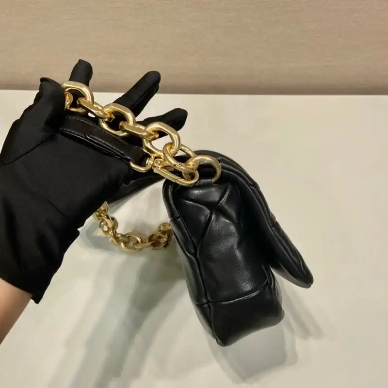 Pra*a bag 2301yz0004