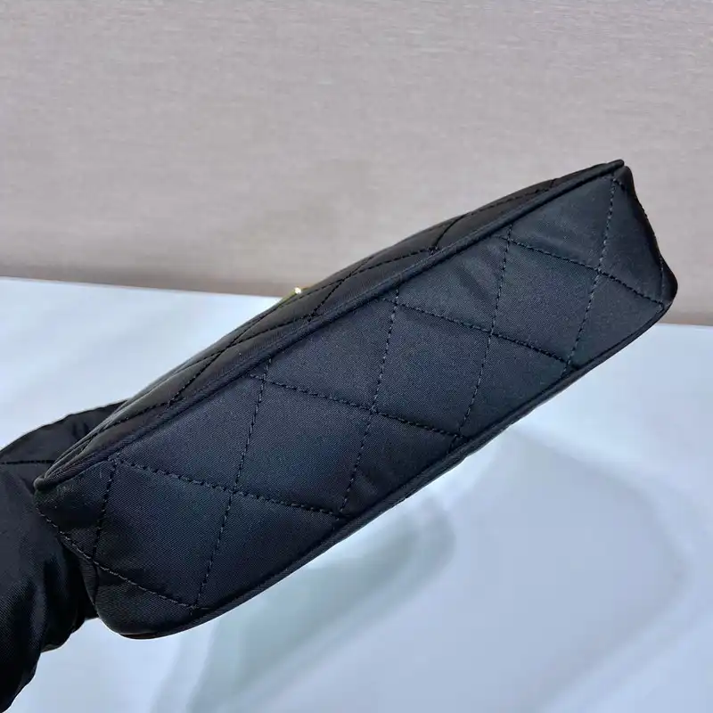 Pra*a bag 2301yz0008