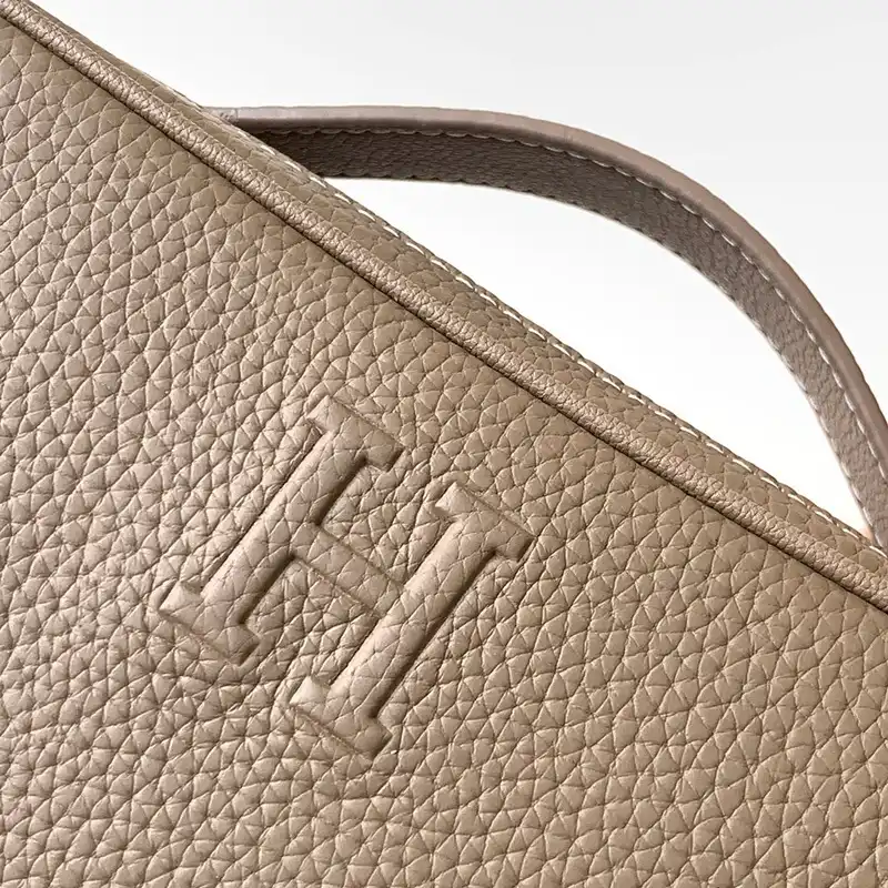 H**me5 bag 2309ya0177