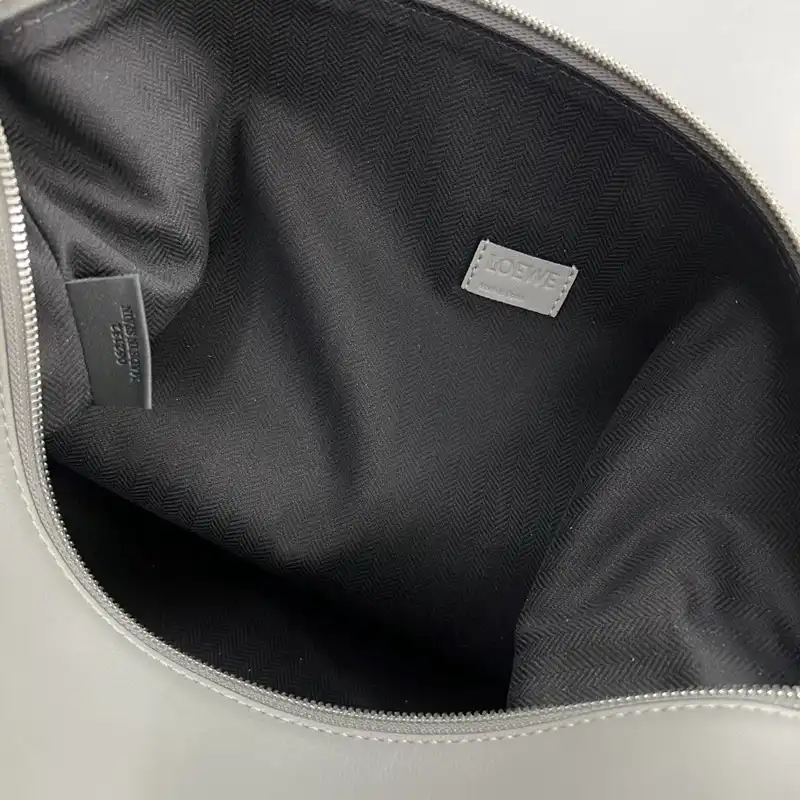 L0ew* bags 2404ya0079