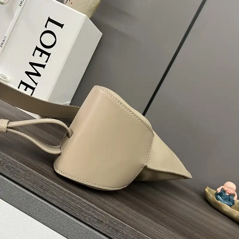 L0ew* bags 2404ya0088