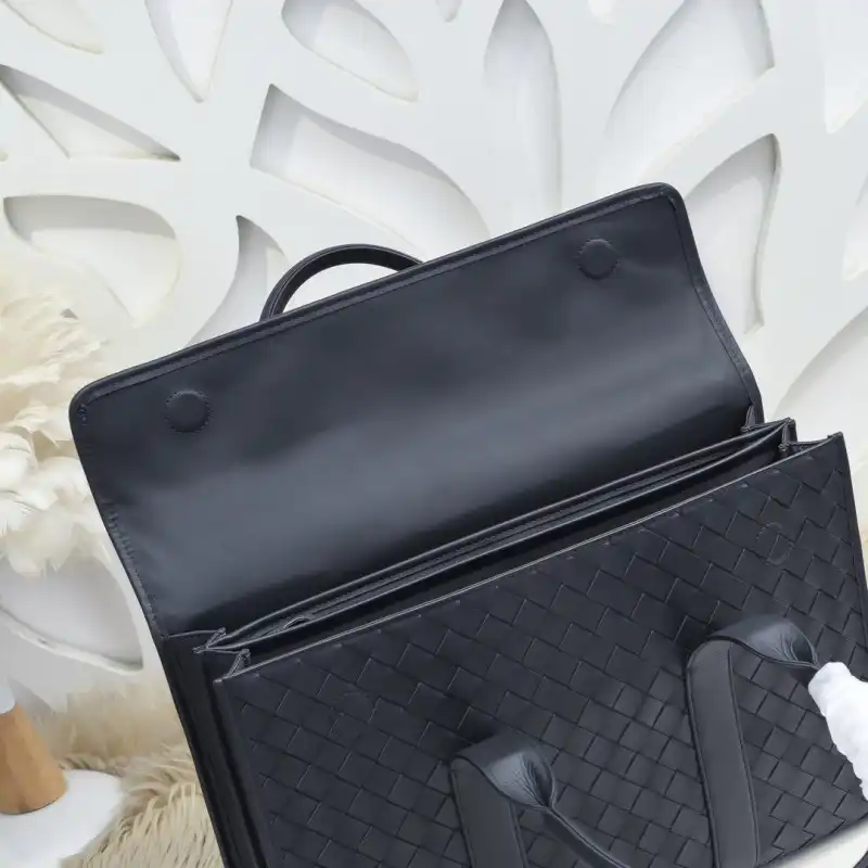 b0tt*ga Ven*ta bags 2406ya0002