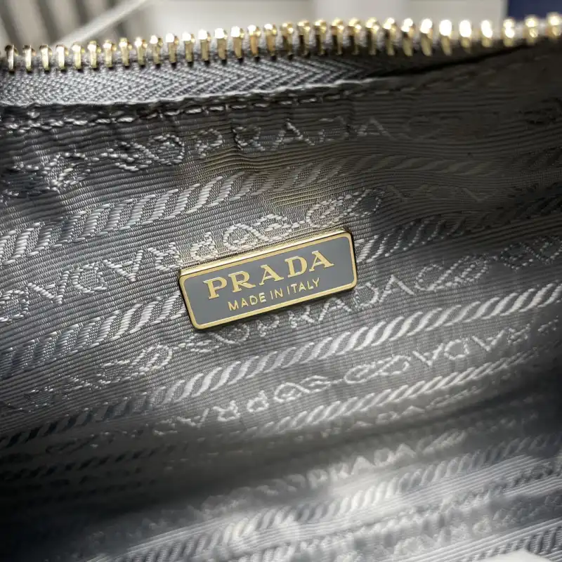 Pra*a bags 2406ya0107
