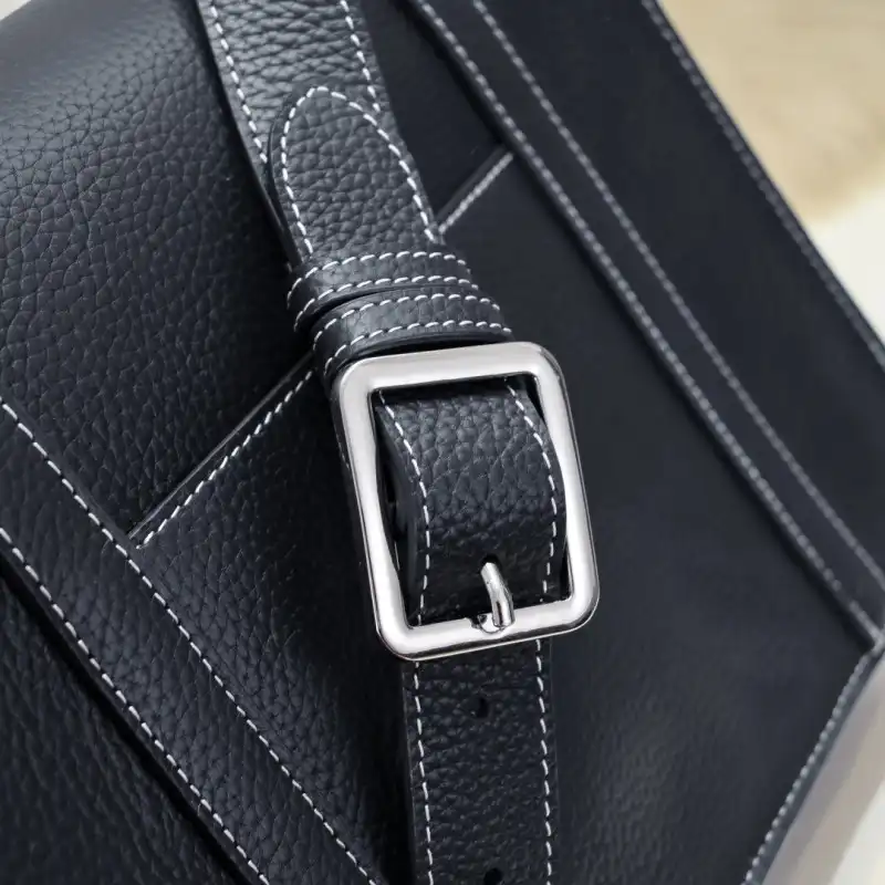 H**me5 bags 2406ya0113