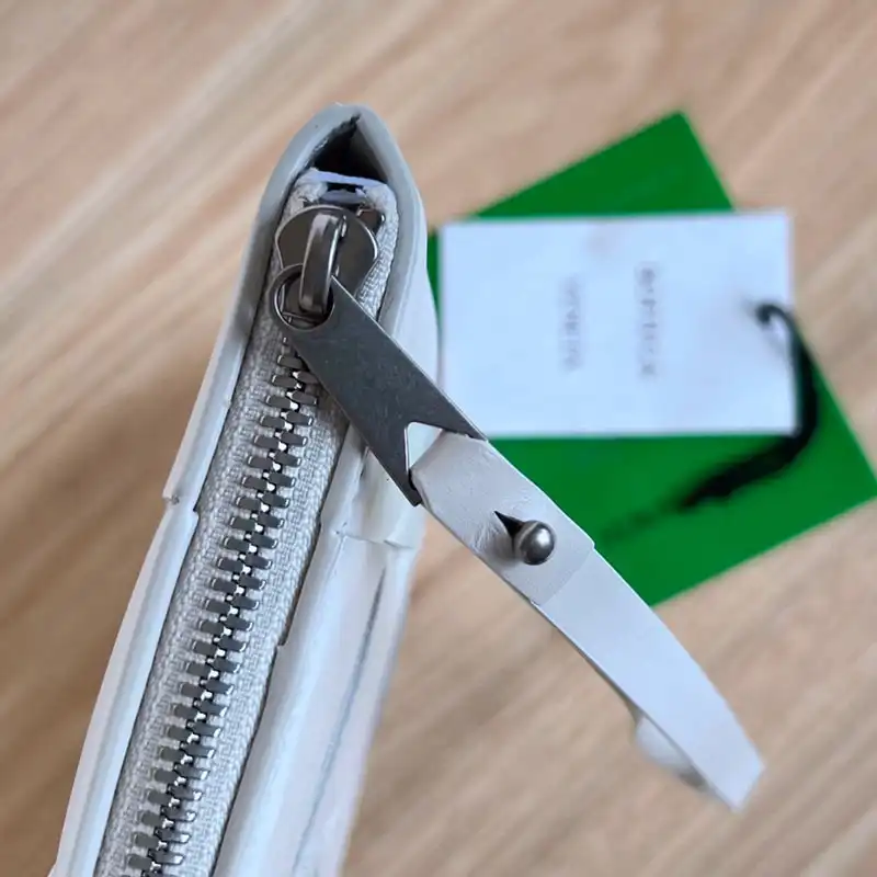 b0tt*ga Ven*ta bags 2409sf0016