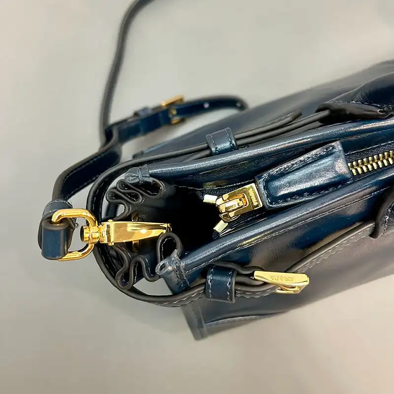 Pra*a bags 2409ya0105