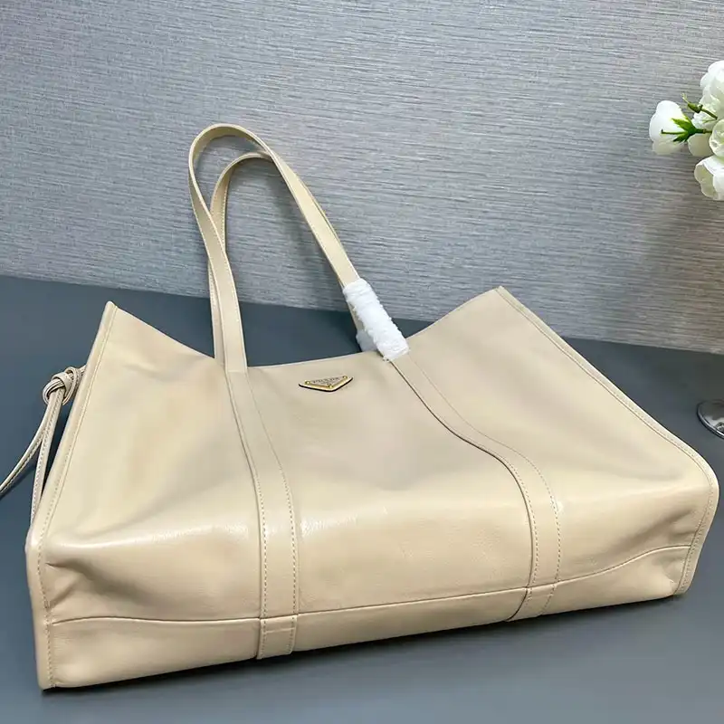 Pra*a bags 2409ya0128