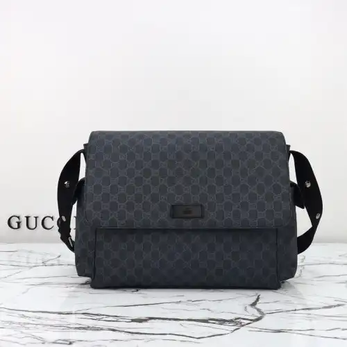G*u*i bags 2410ya0190