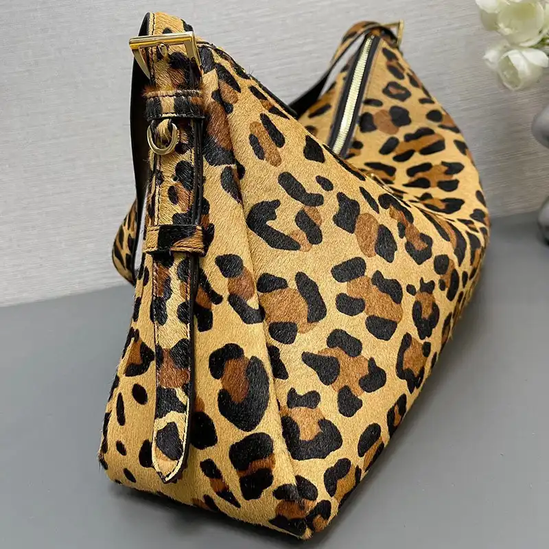 Pra*a bags 2411ya0020