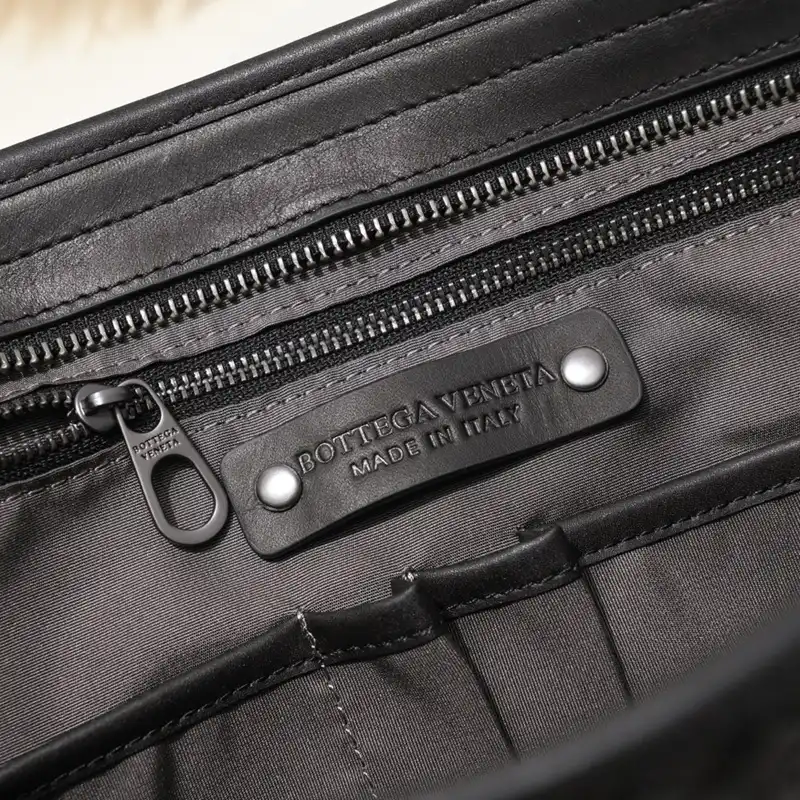 b0tt*ga Ven*ta bags 2411ya0046