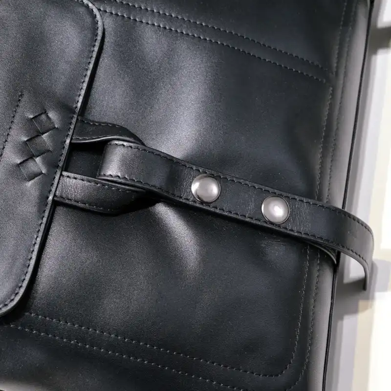 b0tt*ga Ven*ta bags 2411ya0049