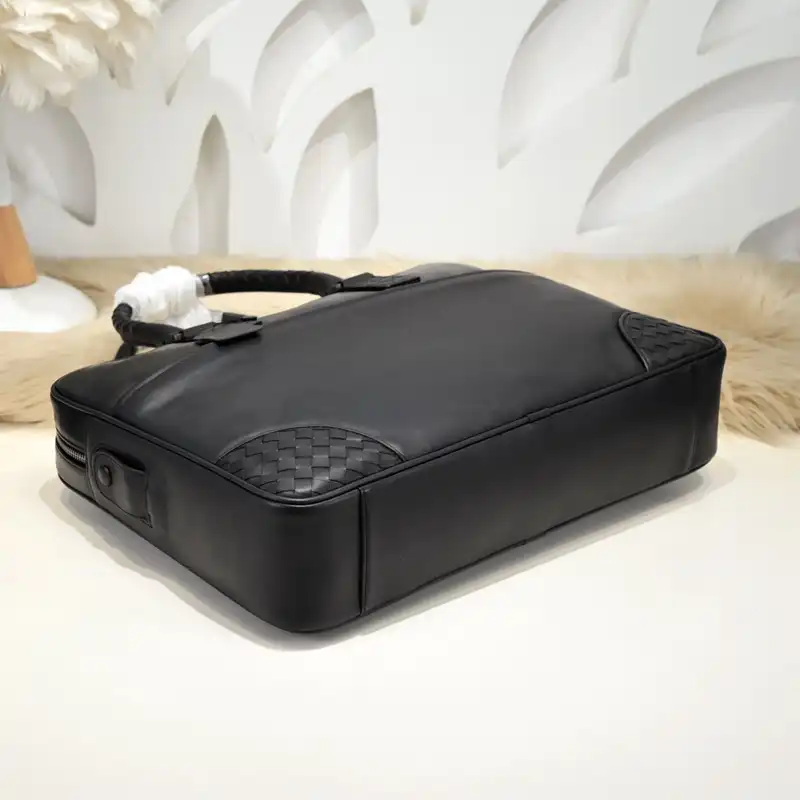 b0tt*ga Ven*ta bags 2411ya0057