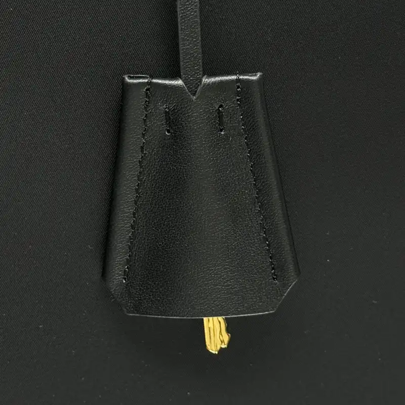 Pra*a bags 2411ya0104