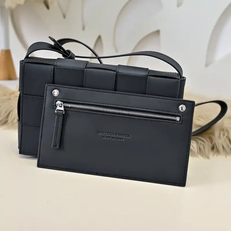 b0tt*ga Ven*ta bags 2411ya0128