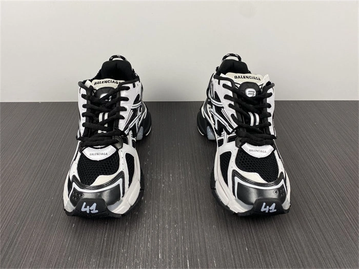 BestValue BLCG Runner White Black White  677403 W3RB2 4449