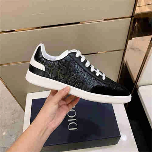 Sleek DR Sneaker 1147