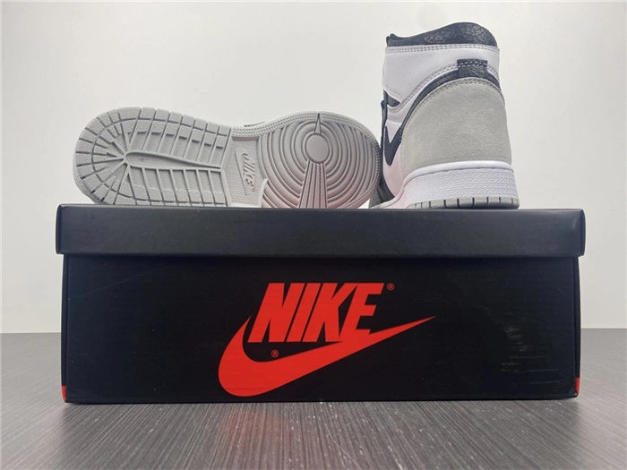 Sporty Jordan1 Retro OG Stage Haze 575441- 3626