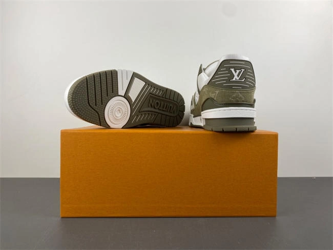 l0vis Vvtt0n lv trainer popular 1646