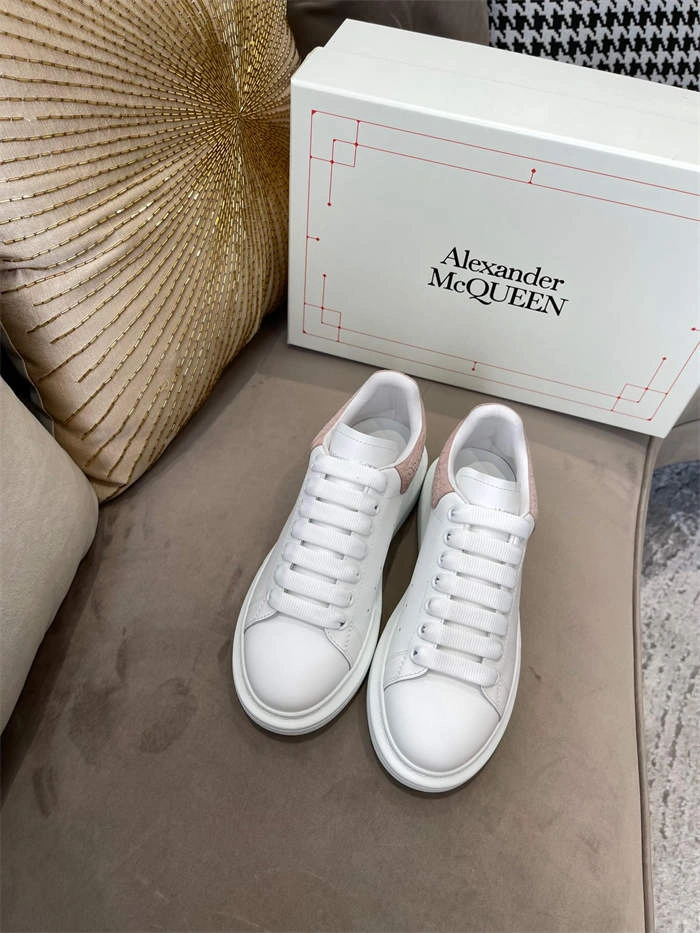 Elegant Mc Queen 2534