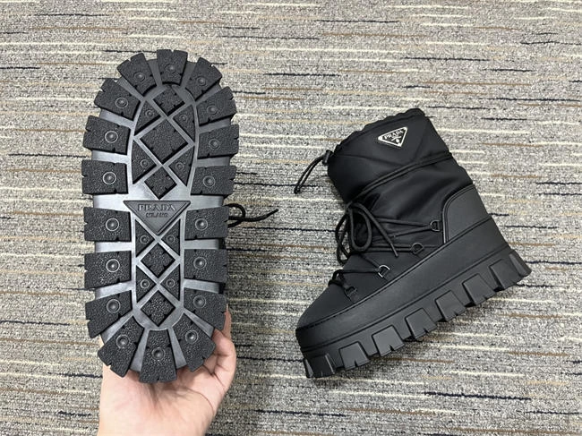 elegant Pra*a boot 3244