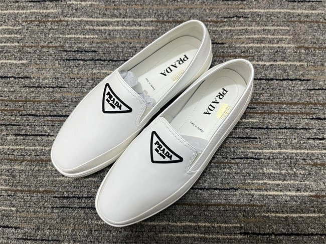 Pra*a leather sneaker comfortable 3316