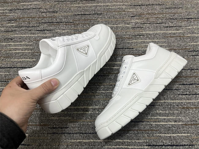 Prada Sneaker Affordable 3371