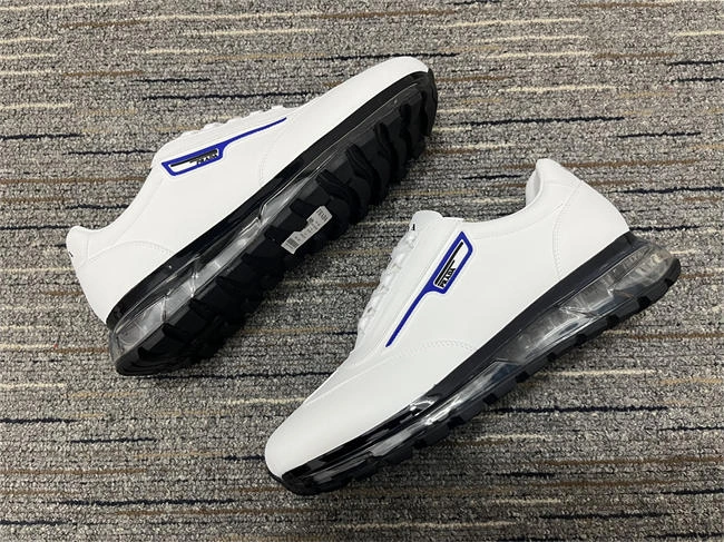 seasonal Pra*a sneaker 3390